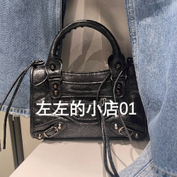 包包復古鉚釘機車包皮包手拎包高級感辣妹女小衆斜後背包軟皮女包