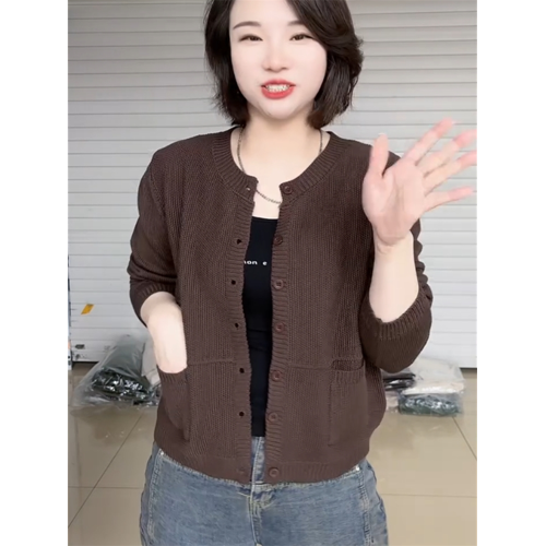 新款潮流圓領針織開衫純色百搭小個子打底衫大碼休閒風日常外套女