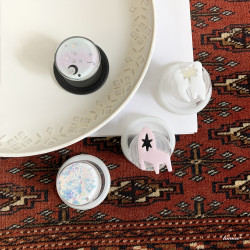 Lumos「lovelyHome」椅子飛鳥牙齒磁吸手機支架時髦單品對鏡自拍