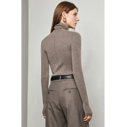 U.N.Q 舒適“0壓感” 進口德國敭子紗加厚顯瘦高領無縫時髦打底衫