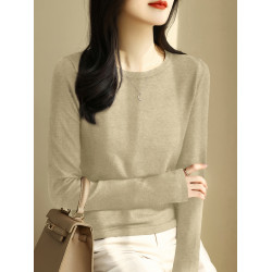 高級綠色圓領長袖寬鬆針織打底衫毛衣女春秋2025新款法式內搭上衣