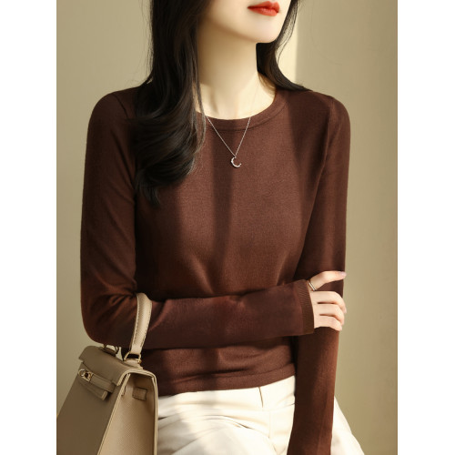 高級綠色圓領長袖寬鬆針織打底衫毛衣女春秋2025新款法式內搭上衣