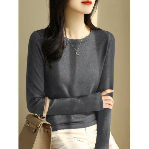 高級綠色圓領長袖寬鬆針織打底衫毛衣女春秋2025新款法式內搭上衣