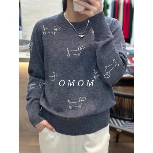 OMOM-2024秋冬新款狗狗刺綉學院風羊毛針織打底衫開叉 毛衣女