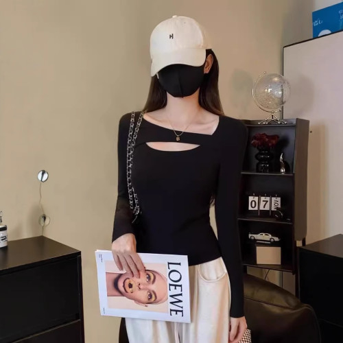 洋氣鏤空打底衫女春秋修身顯瘦內搭小心機設計感針織辣妹短袖上衣