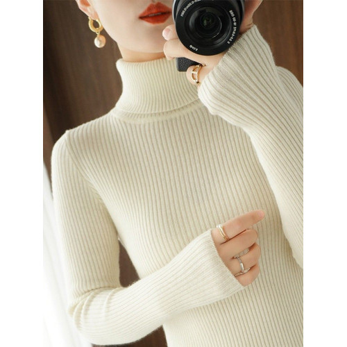 配大衣的軟糯高領毛衣女秋冬新款加厚修身內搭高級感黑針織打底衫