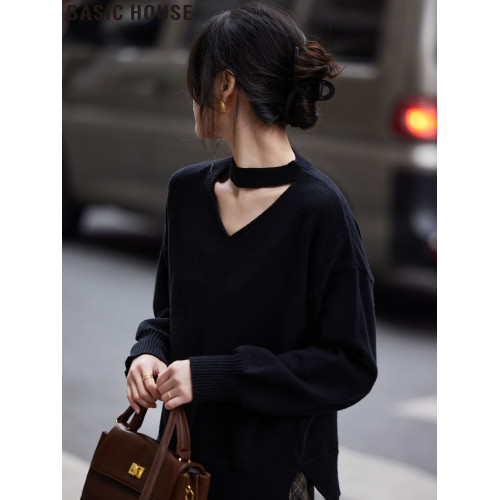 Basic House/百家好黑色V領掛脖針織衫女士春季打底衫設計感毛衣