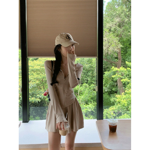 休閒運動套裝女夏季2025新款時尚顯瘦戶外防曬衣短褲跑步兩件套薄