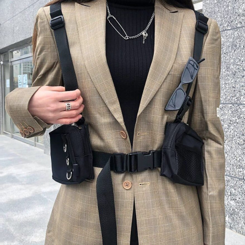 ins港風戰術馬甲男機能工裝馬甲包情侶胸包女國潮蹦迪包多口袋潮