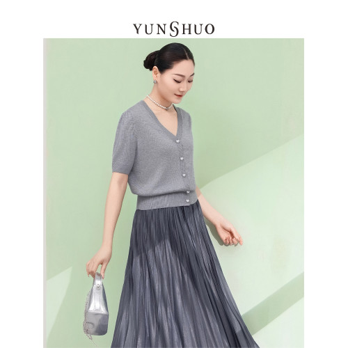允碩夏季新品短袖時尚V領氣質針織氣質女T恤休閒純色上衣725047