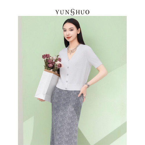允碩夏季新品短袖時尚V領氣質針織氣質女T恤休閒純色上衣725047