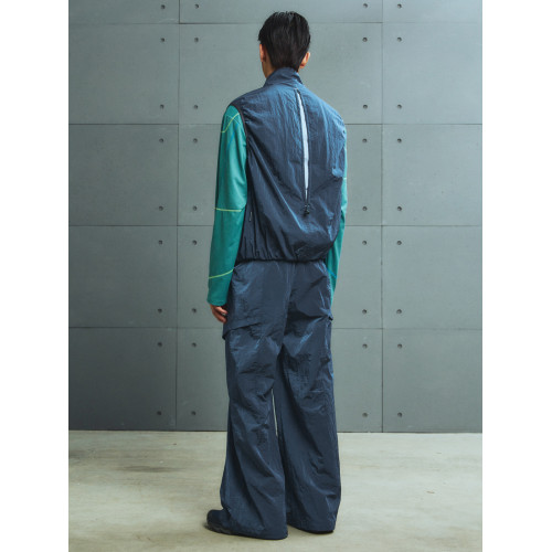 MOUNTAINFEVER AW24 皺感尼龍 六袋收納變包 格紋雙面穿立領馬甲