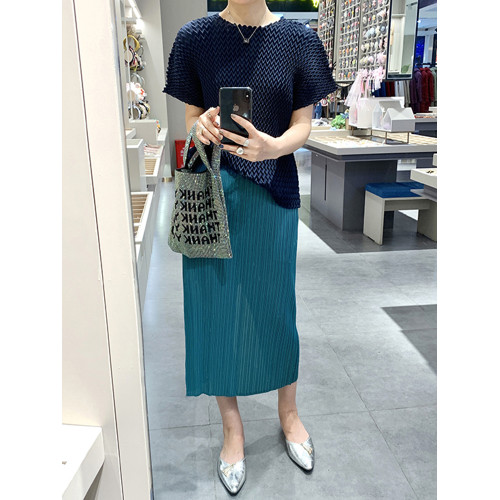 三宅褶皺2025夏季新品遮肚子顯瘦圓領上衣獨特超好看短袖女T恤薄