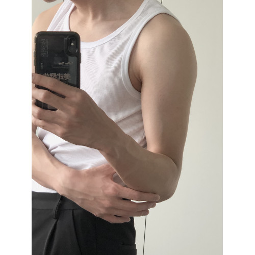 LilZWEN Studio 可以穿很久的夏日清爽型男純色套頭針織INS感背心