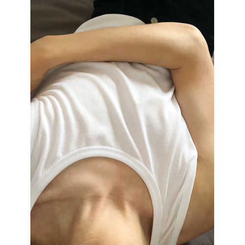 LilZWEN Studio 可以穿很久的夏日清爽型男純色套頭針織INS感背心
