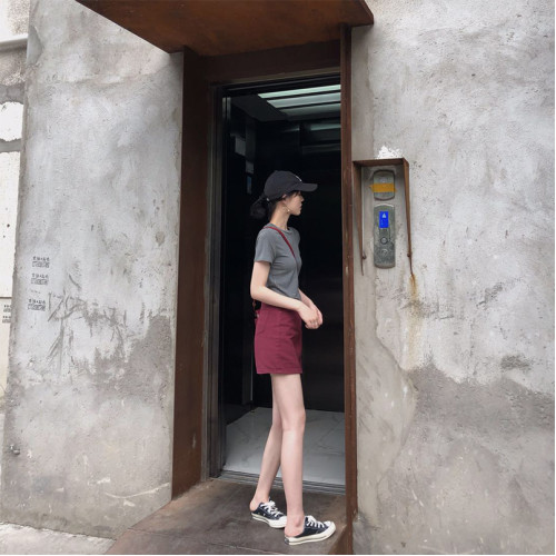 復古酒紅色牛仔半裙女2025夏季新款氣質高腰修身顯瘦包臀a字短裙