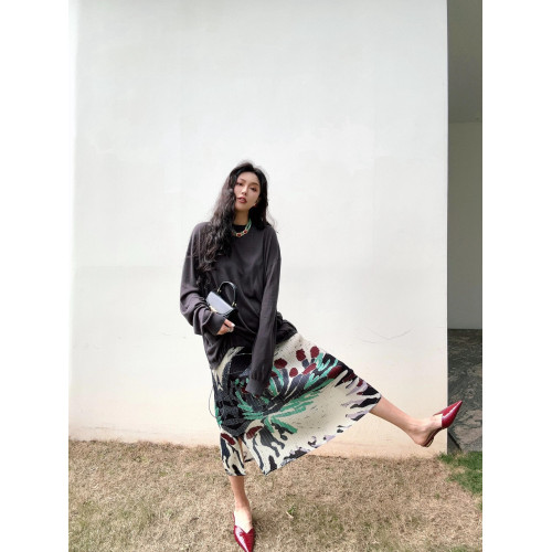三宅半身裙 2025新款復古褶皺裙女夏腰顯瘦包裹裙開叉裙百褶裙子