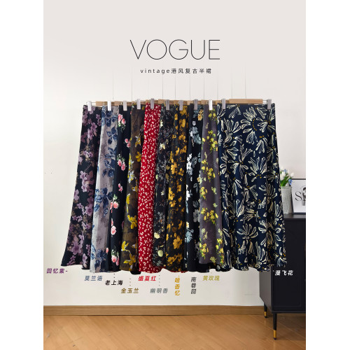 小耳出品【10色~顯瘦大長腿】柔軟！不皺！復古印花顯瘦半身裙女