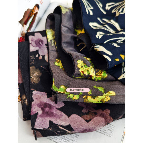 小耳出品【10色~顯瘦大長腿】柔軟！不皺！復古印花顯瘦半身裙女