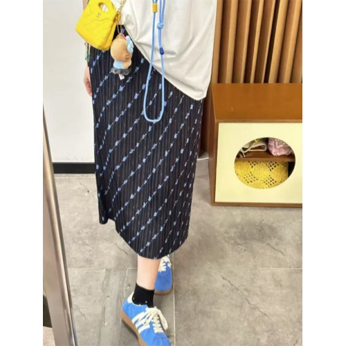 2025春夏新款幽藍花影法式優雅復古顯瘦印花三宅褶皺直筒半身裙