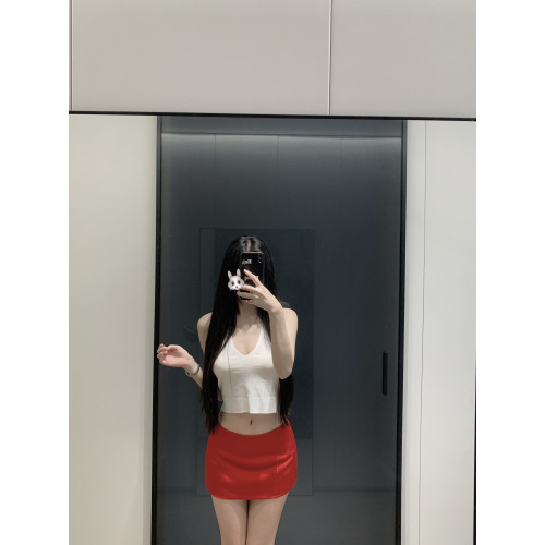 鹿辣辣【辣妹套組】露背遮副乳 吊帶上衣 緞面低腰短裙百搭顯白