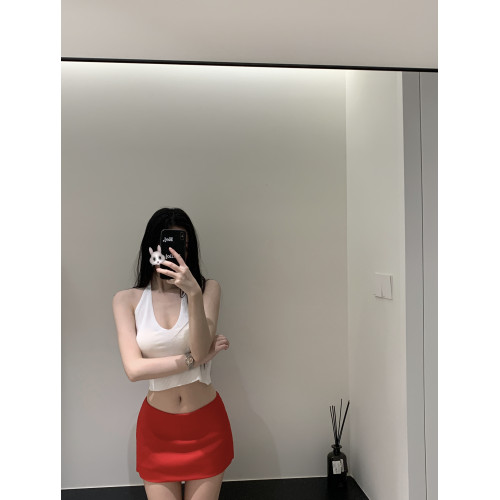 鹿辣辣【辣妹套組】露背遮副乳 吊帶上衣 緞面低腰短裙百搭顯白