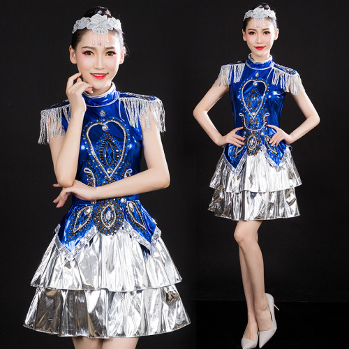 2025新款現代舞演出服亮片廣場爵士舞服裝成人女開場舞蹈短裙套裝
