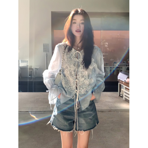 藍色刺綉花朵喇叭袖襯衫女上衣收腰系帶防曬罩衫老錢風松弛感穿搭