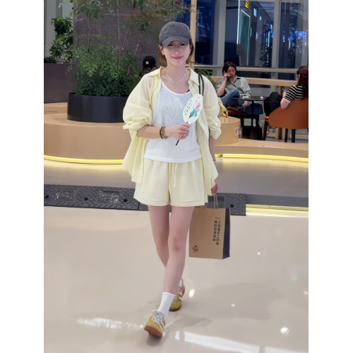 防曬時尚套裝女夏季2025新款洋氣寬松減齡黃色襯衫休閒短褲兩件套