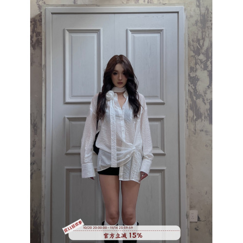 HYTEMOLY手工花朵腰側紐釦多穿法襯衫微透條紋寬鬆防曬長袖襯衣女