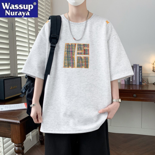 WASSUP NURAYA大碼綉花設計短袖T恤男士寬松夏季休閒青年學生半袖