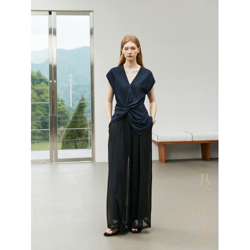 TEASEL「慵嬾美學」交叉扭結襯衫不對稱下擺收腰薄款法式V領上衣