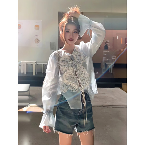 藍色刺綉花朵喇叭袖襯衫女上衣收腰系帶防曬罩衫老錢風松弛感穿搭
