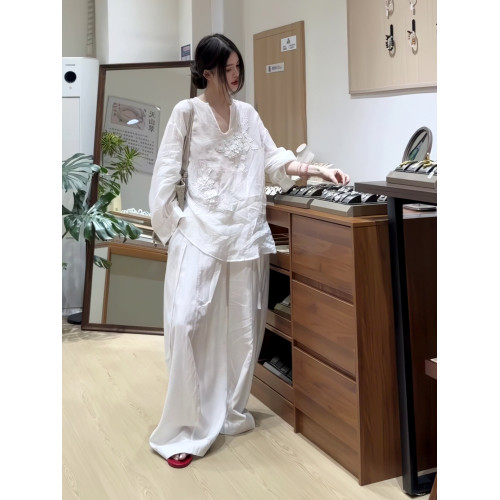 浮雲織夢~新中式復古氣質立體浮雕手工刺綉長袖襯衫防曬上衣女夏