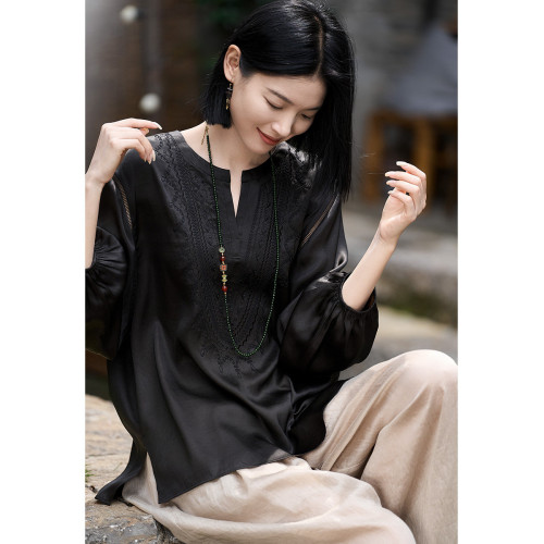 非遺華夏《墨染風華》新中式刺綉香雲紗上衣女素縐緞桑蠶絲襯衫