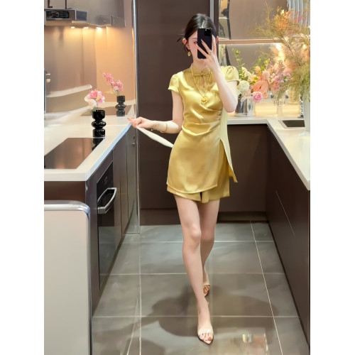 新中式國風女裝2025新款輕奢高級感獨特超好看金色襯衫短褲套裝夏
