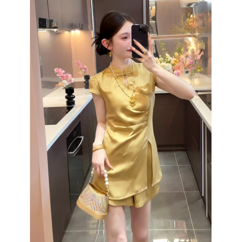 新中式國風女裝2025新款輕奢高級感獨特超好看金色襯衫短褲套裝夏