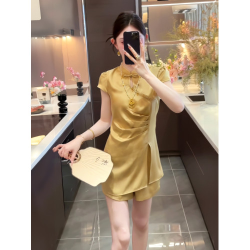 新中式國風女裝2025新款輕奢高級感獨特超好看金色襯衫短褲套裝夏