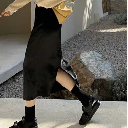 新中式肌理感黑色緞面半身裙女夏薄款高腰中長款後開叉直筒包臀裙
