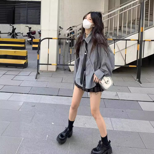 chic條紋長袖襯衫女秋季2023新款學院風設計感小衆寬松中長款開衫