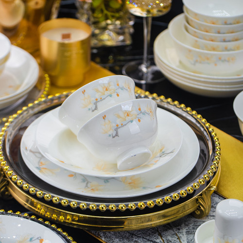 景德鎮陶瓷餐具碗碟套裝家用結婚喬遷禮品輕奢碗盤碟骨瓷餐具