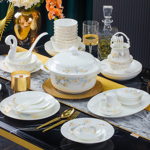 景德鎮陶瓷餐具碗碟套裝家用結婚喬遷禮品輕奢碗盤碟骨瓷餐具