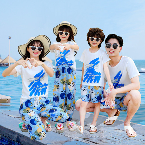 2025新款親子裝夏款沙灘海邊旅遊一家三口全家裝束腳套裝