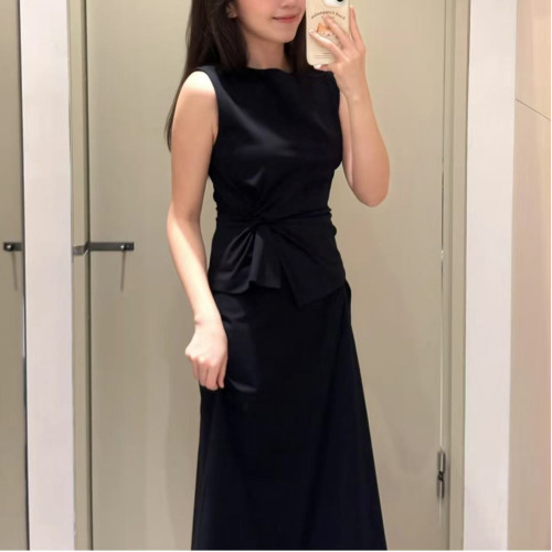CS女裝 修身版型船領抓褶紋理背心2025春季新品1272830001