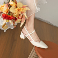 芙號 秋季單鞋女2022年新款細跟尖頭前包後帶粗跟側空方頭皮鞋女