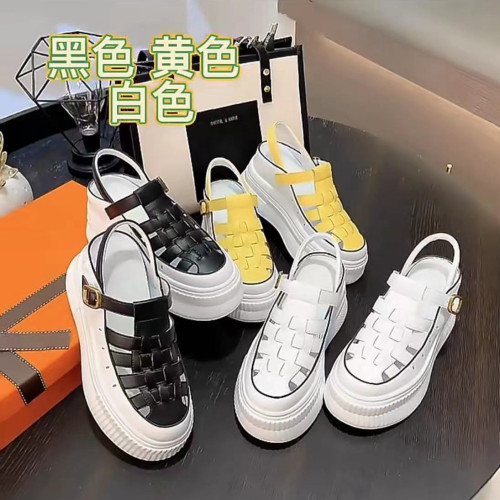 夏季小碼新款鏤空厚底增高女鞋透氣舒適百搭拖鞋休閒羅馬涼鞋女