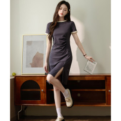 【質做高品】設計感氣質連衣裙女夏2025新款撞色收腰抽褶開叉裙子