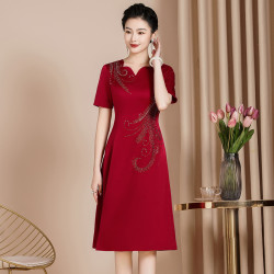媽媽裝旗袍紅色夏季禮服刺綉新款中年媽媽時尚裙子顯瘦平時可穿