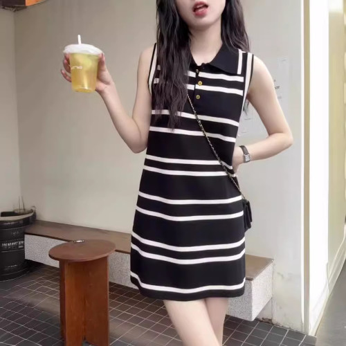 2024夏季新款高級感小個子顯高別致絕美超好看條紋Polo領連衣裙女