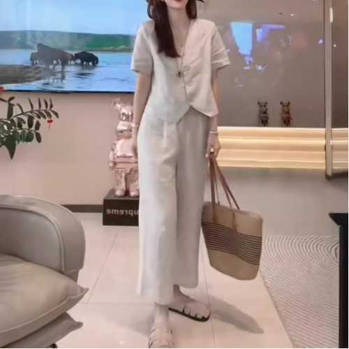 36032大愛美依緣2025夏季新款時尚V領短袖上衣高腰濶腿褲休閒顯瘦